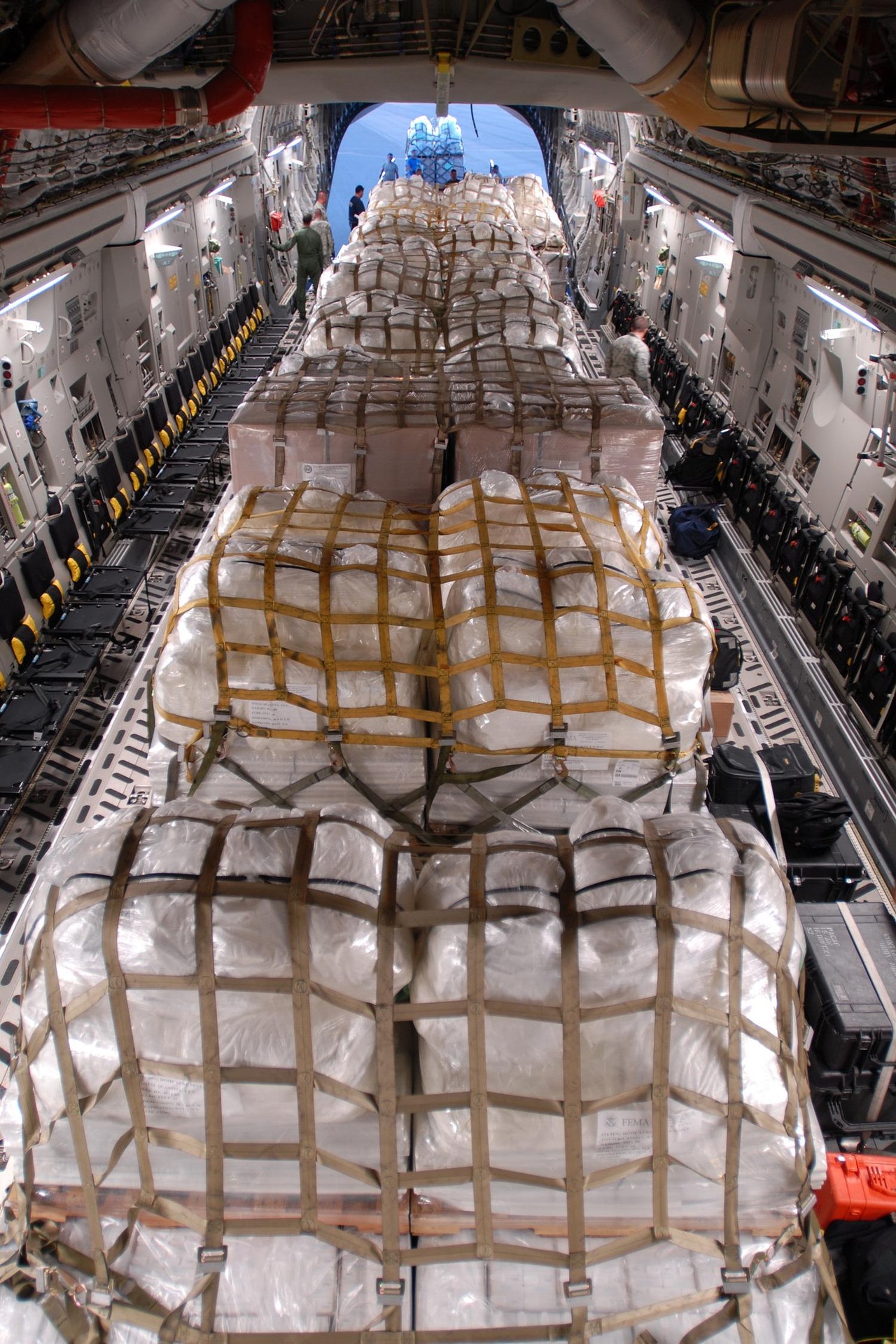 aircraft-78185_1920